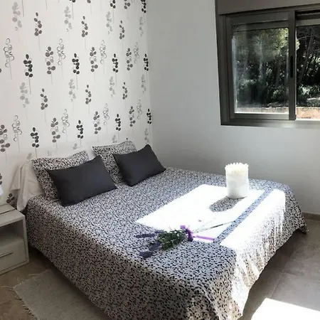 Casa Moderna Con Piscina Ferienhaus