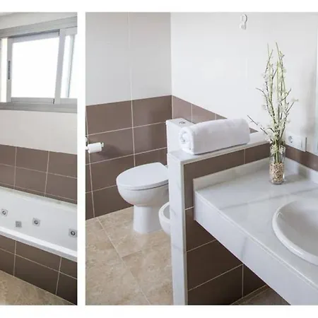 Casa Moderna Con Piscina 別荘
